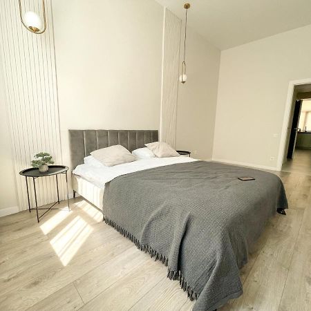 Апартаменти На Менцинського 6 Lviv Exterior photo