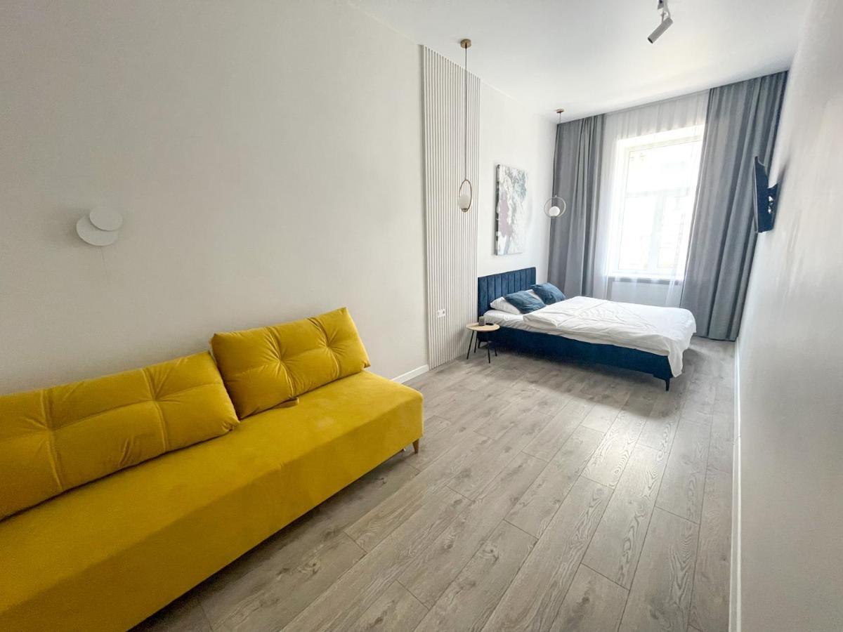 Апартаменти На Менцинського 6 Lviv Exterior photo
